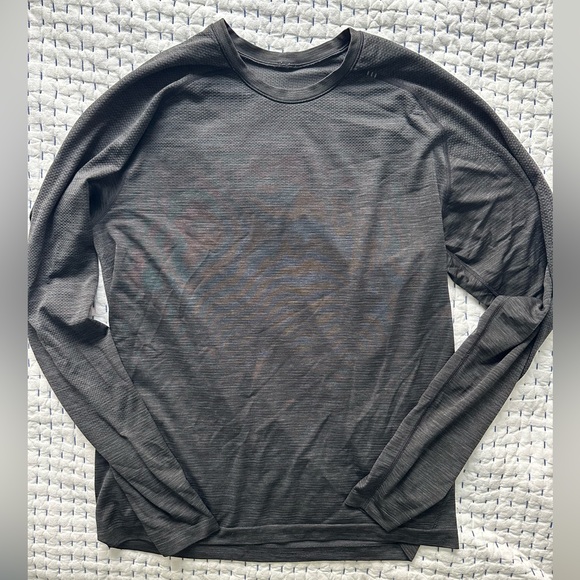 lululemon athletica Other - Men’s Large Multi Color Lululemon Metal Tech Long Sleeve Shirt size Large.